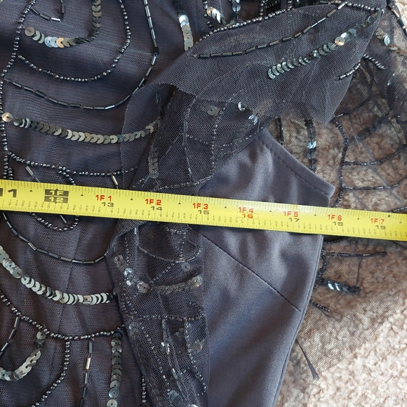 Adrianna Papell Scalloped Beaded Sheer‎ Sleeve Maxi Gown Size 10 - Picture 8 of 10